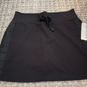 Athleta womens skort. Size small. Black. Golf skort.